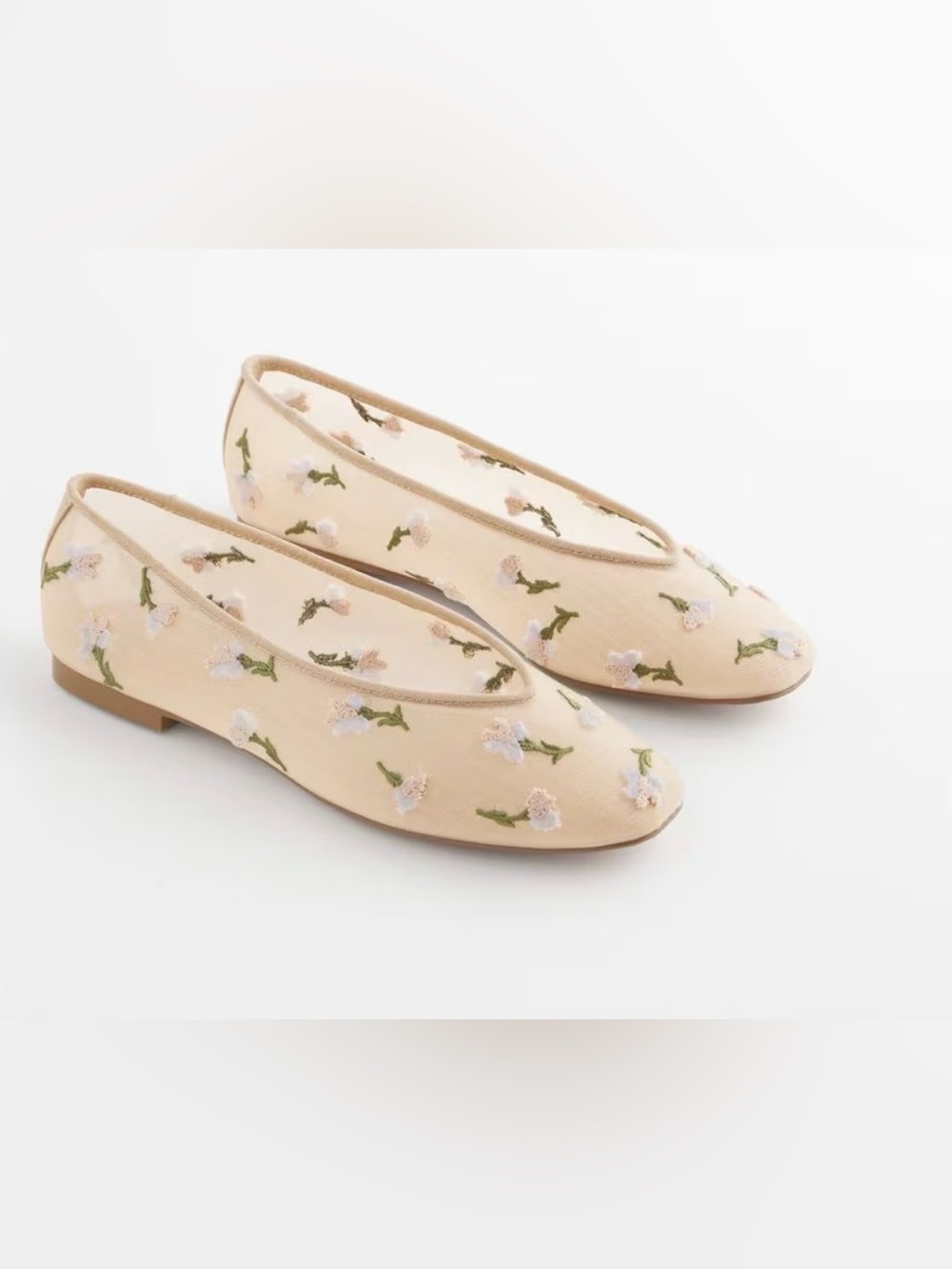 NWT Chico’s Orchid Embroidered Ballet Flats
Size 7.5 🪷🪷🪷